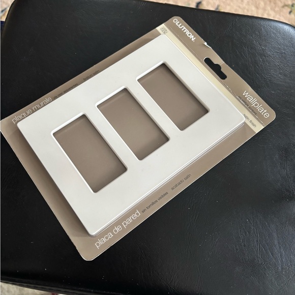 Lutron Other - Lutron 3 Gang Wallplate in Biscuit